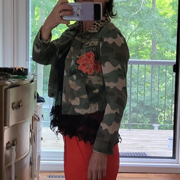 Camouflage, Hand-sewn lace metallic paint, leopard print cropped jean jacket. - Picture 4 of 9